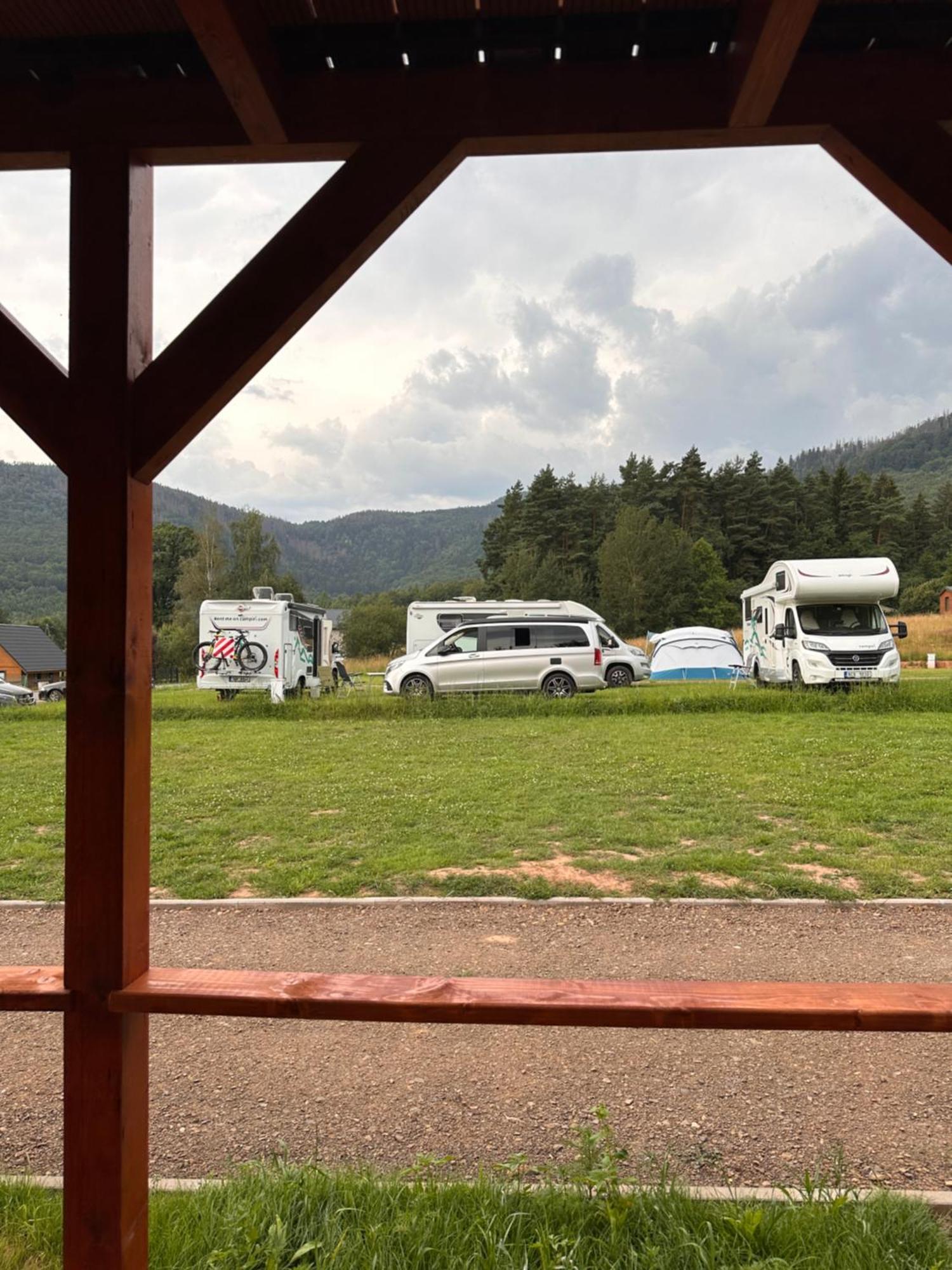 Gory Stolowe Camp -Miejsce Na Kamper, Przyczepe Lub Namiot Радкув Екстер'єр фото